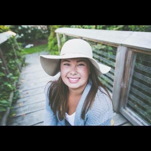 Meet your Posher, Megan